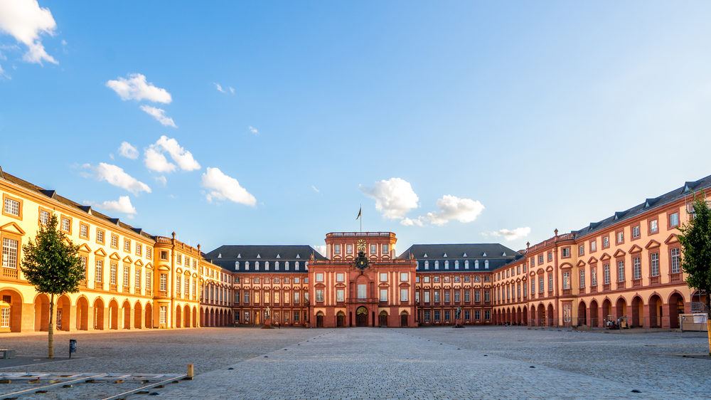 University of Mannheim 曼海姆大學是歐洲以管理聞名的頂尖大學