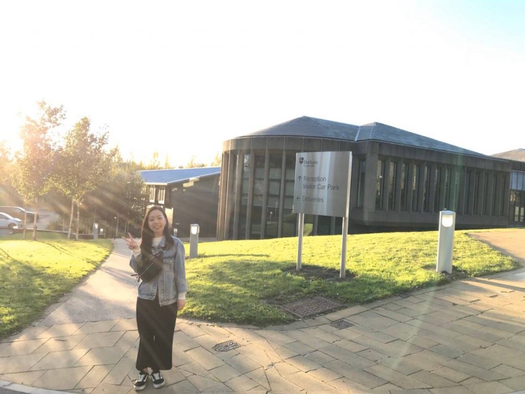 和 Durham Business School 的合照