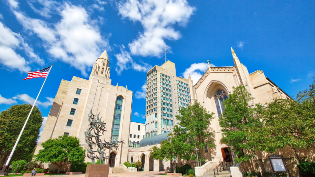 Boston University 波士頓大學 Campus Entrance. BU offers bachelor and master degrees 