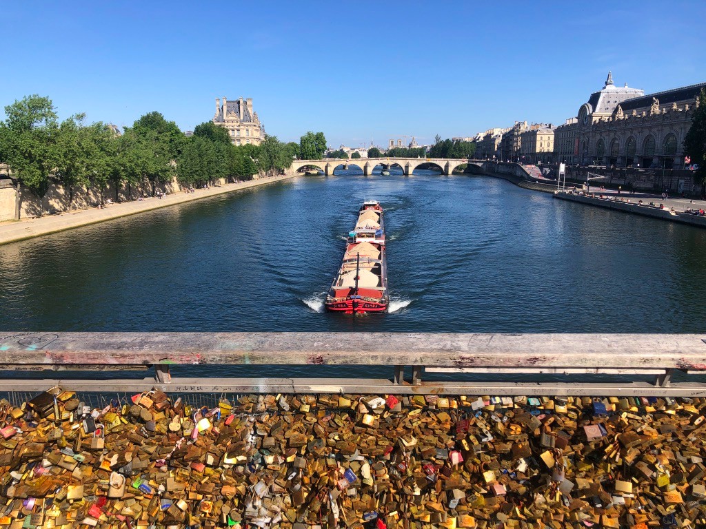 Sciences Po / 巴黎藝術橋 (Pont des Arts) 上的愛情鎖