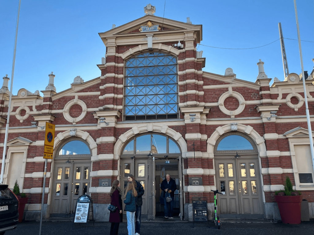 市集廣場及老農貿市場 Old Market Hall (餐廳推薦)